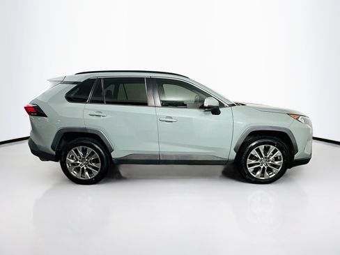 Used 2019 Toyota RAV4 XLE Premium w/ Cold Weather Package FWD image 10