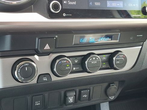 Certified 2022 Toyota Tacoma SR5 AWD/4WD image 16