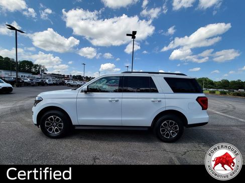 Certified 2024 Ford Expedition XLT RWD image 3