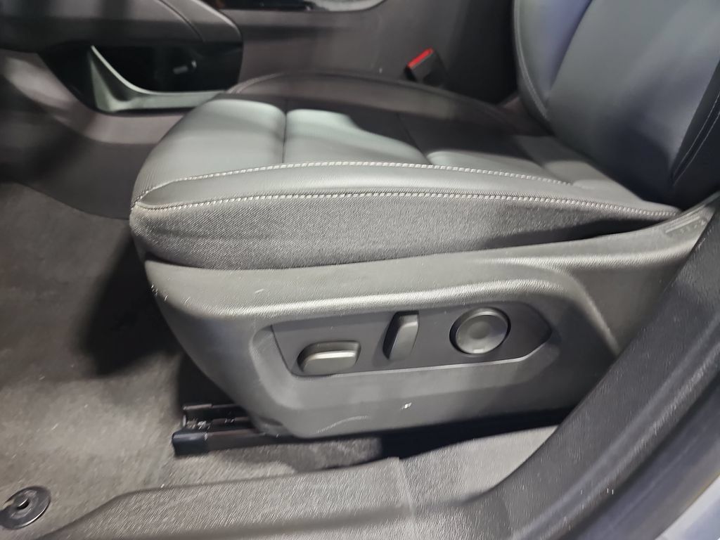 Used 2025 Buick Envision Preferred AWD/4WD image 29