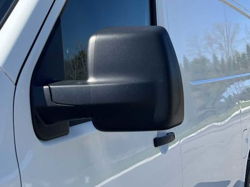 Used 2018 Nissan NV 2500 SV w/ Navigation Package RWD image 16