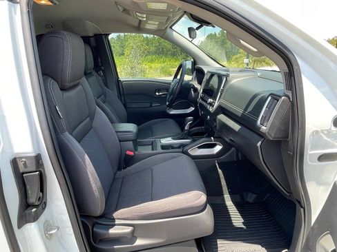Used 2025 Nissan Frontier SV RWD image 45