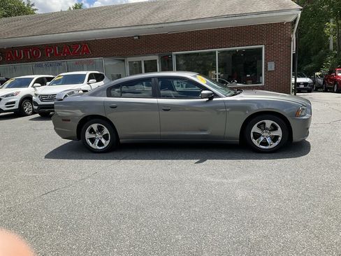 Used 2012 Dodge Charger SE w/ Sport Appearance Group RWD image 4