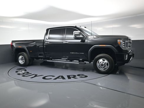 Certified 2022 GMC Sierra 3500 Denali image 2