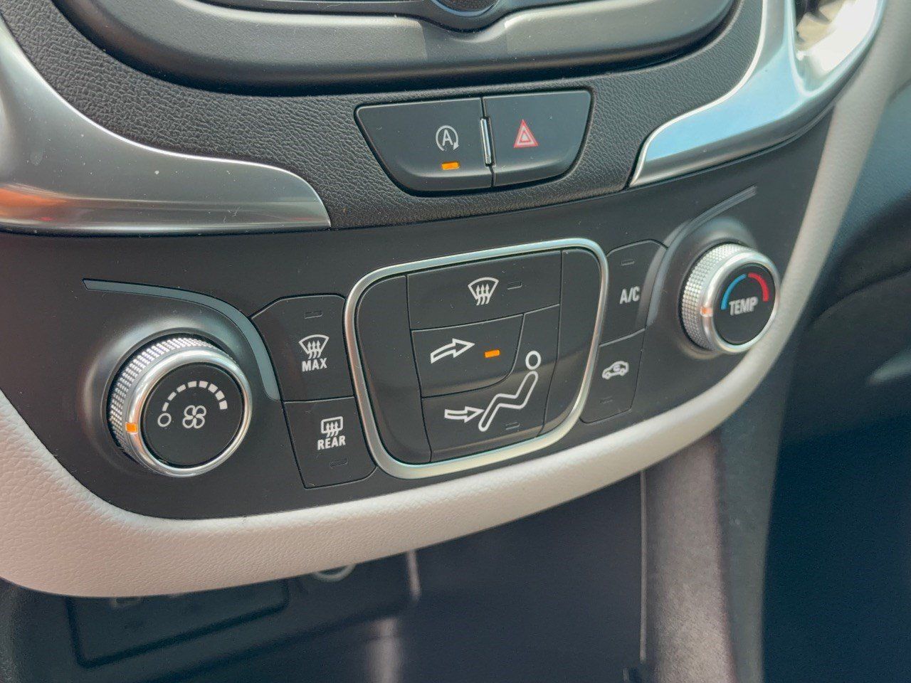 Used 2024 Chevrolet Equinox LS w/ LS Convenience Package FWD image 22