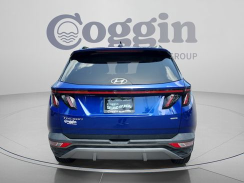 Certified 2022 Hyundai Tucson Limited w/ Cargo Package AWD/4WD image 4