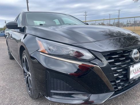 Used 2024 Nissan Altima 2.5 SR image 10