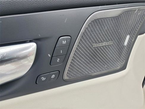 New 2026 Volvo XC60 B5 Ultra w/ Protection Package Premier image 11