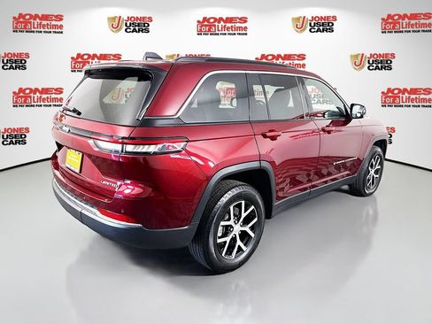 Used 2024 Jeep Grand Cherokee Limited AWD/4WD image 18