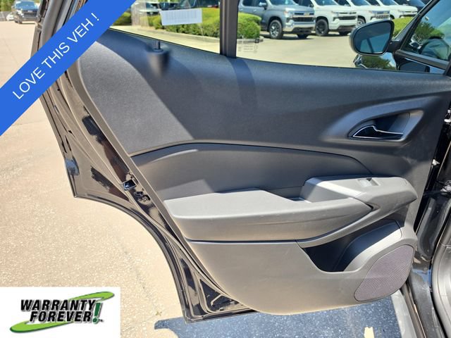 Used 2025 Chevrolet Trax LT w/ LT Convenience Package FWD image 13