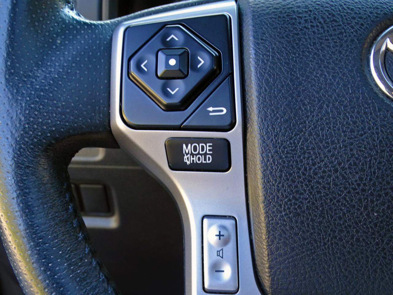 Used 2015 Toyota 4Runner Limited AWD/4WD image 20