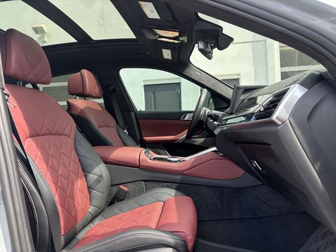 Used 2024 BMW X6 xDrive40i w/ Executive Package image 23