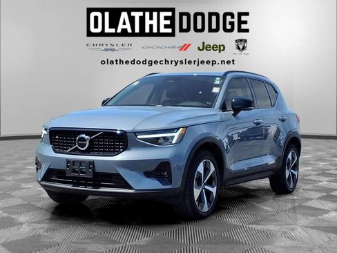 Used 2023 Volvo XC40 B5 Plus w/ Protection Package Premier AWD/4WD image 1