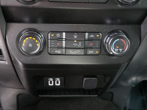 Used 2019 Ford F150 XLT w/ Equipment Group 302A Luxury AWD/4WD image 23