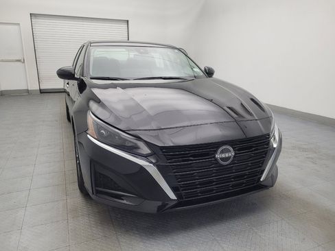 Used 2023 Nissan Altima 2.5 SV image 14