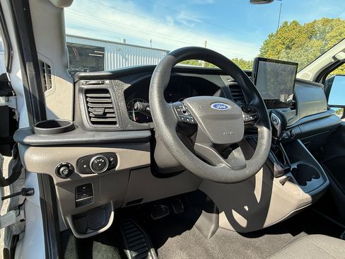 Used 2022 Ford Transit 350 XLT image 18