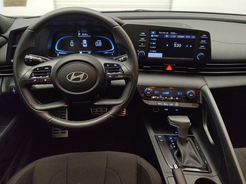 Used 2025 Hyundai Elantra Sport image 22