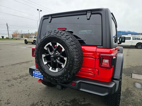 Used 2024 Jeep Wrangler Rubicon w/ Technology Group image 7