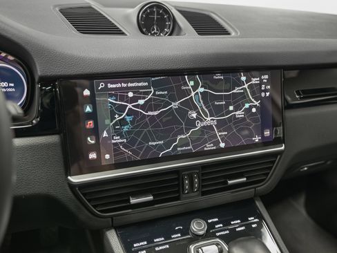Used 2022 Porsche Cayenne Platinum Edition AWD/4WD image 22
