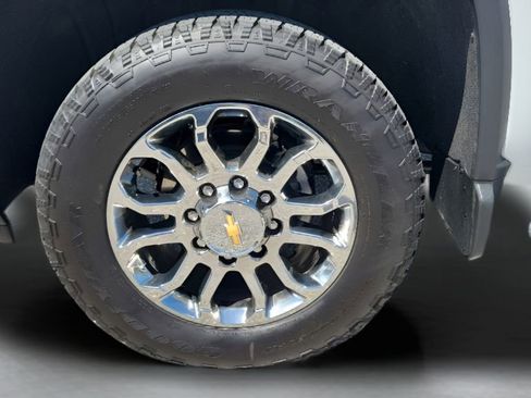 Used 2026 Chevrolet Silverado 2500 LTZ w/ LTZ Plus Package AWD/4WD image 36