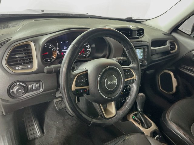 Used 2015 Jeep Renegade Latitude w/ Popular Equipment Group FWD image 10