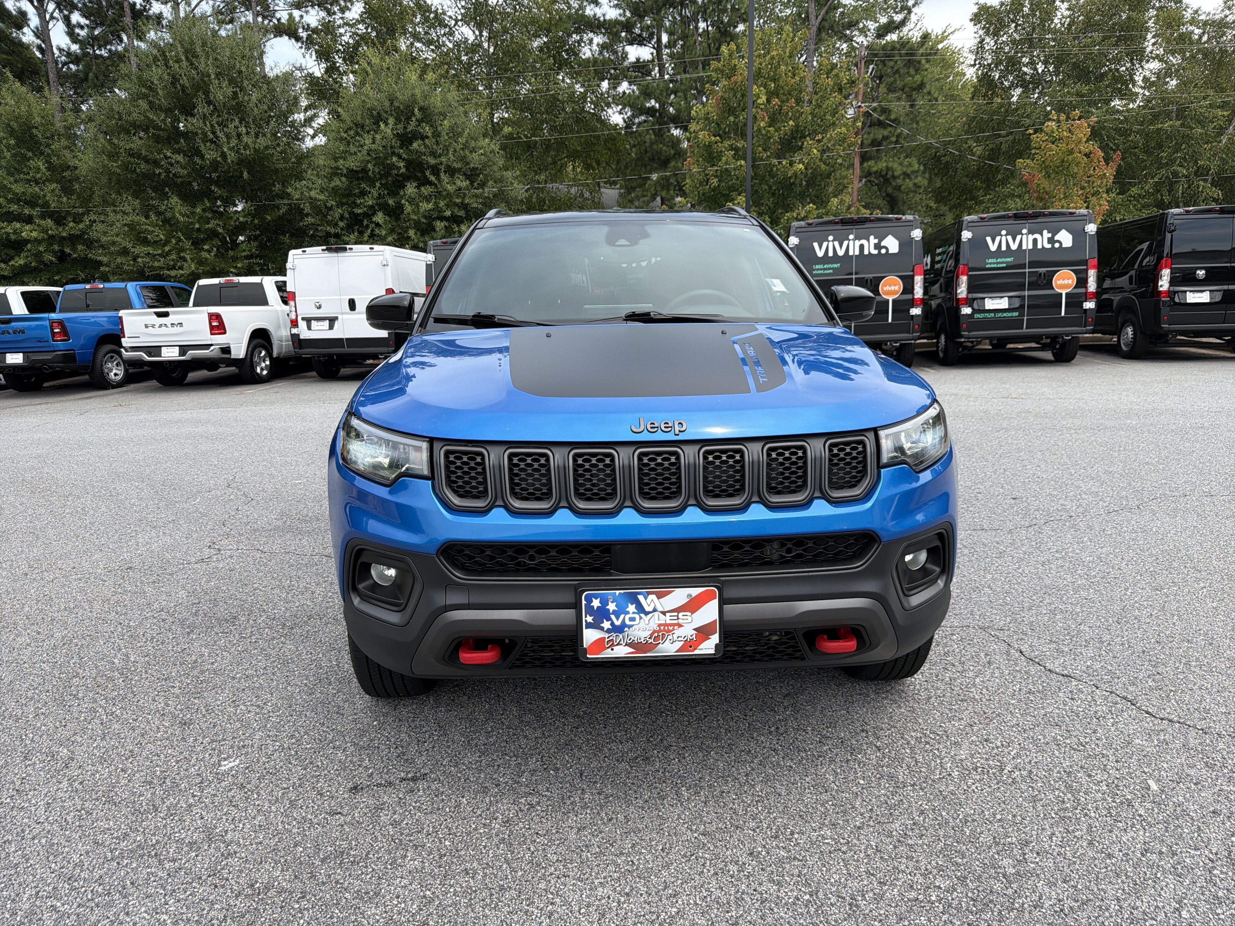 Used 2024 Jeep Compass Trailhawk AWD/4WD image 2