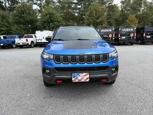 Used 2024 Jeep Compass Trailhawk AWD/4WD image 2
