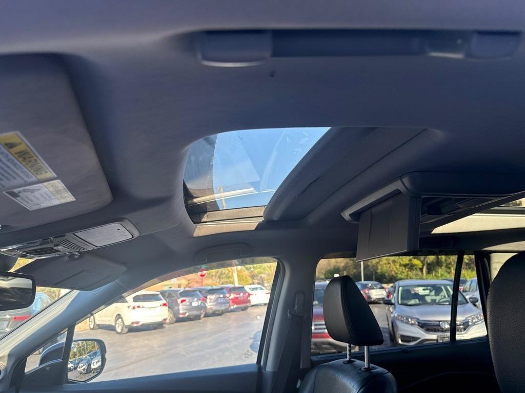 Used 2017 Honda Pilot Elite image 9