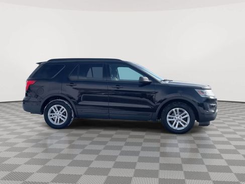Used 2016 Ford Explorer Base image 2