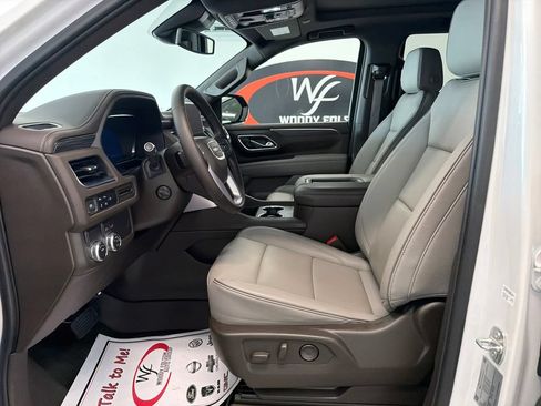 Used 2024 GMC Yukon SLT w/ SLT Premium Package RWD image 11