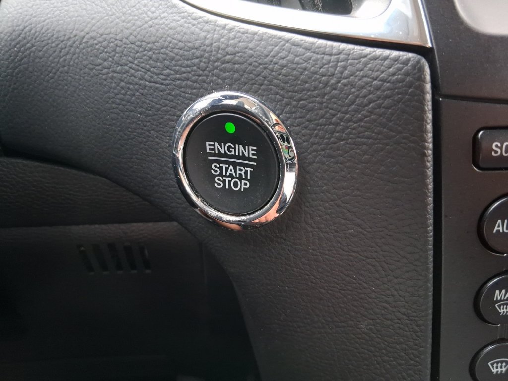 Used 2019 Ford Edge Titanium w/ Equipment Group 301A AWD/4WD image 17