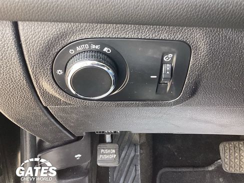 Used 2017 Chevrolet Cruze Premier FWD image 20
