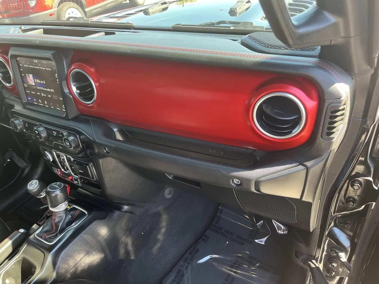 Used 2023 Jeep Gladiator Rubicon AWD/4WD image 25