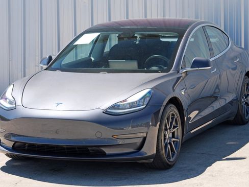 Used 2018 Tesla Model 3 Long Range image 47