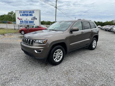 Used 2020 Jeep Grand Cherokee Laredo image 1
