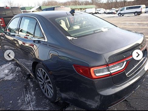 Used 2019 Lincoln Continental Select w/ Continental Climate Package image 3