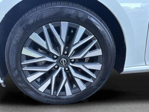 Certified 2024 Nissan Altima 2.5 SV FWD image 25