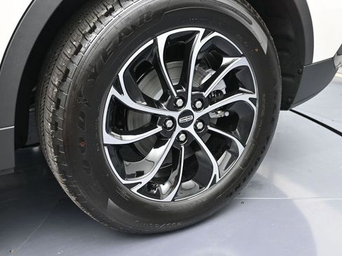 New 2026 Lincoln Nautilus Premier image 10