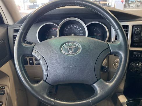 Used 2008 Toyota 4Runner SR5 AWD/4WD image 16
