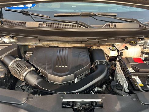 Used 2024 Chevrolet Traverse LT AWD/4WD image 33