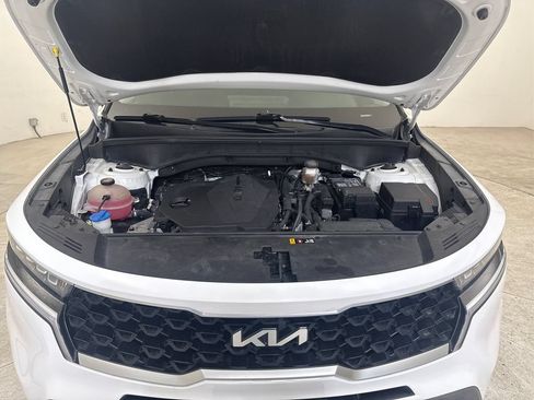 Used 2022 Kia Sorento LX FWD image 12