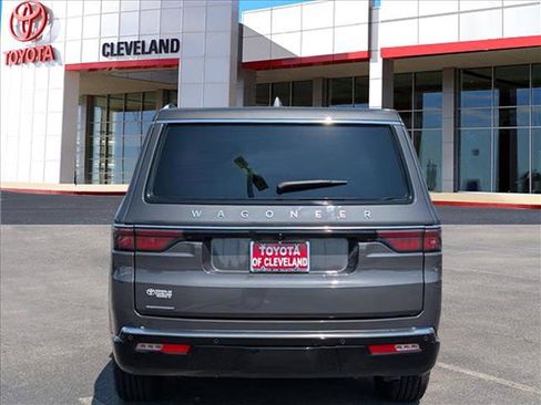 Used 2023 Jeep Wagoneer 4WD image 6