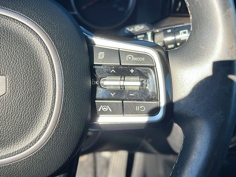 Used 2022 Kia Sorento S image 14