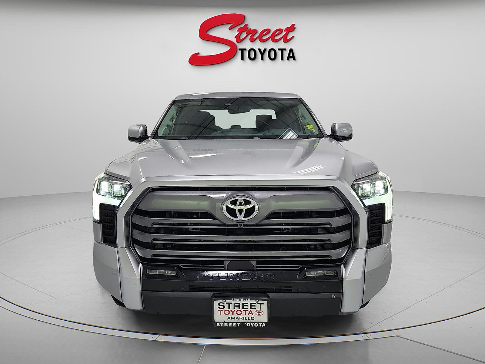 Used 2024 Toyota Tundra Limited AWD/4WD image 6
