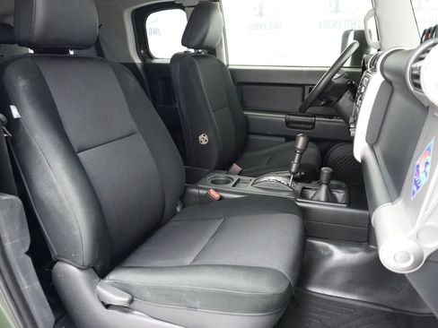 Used 2013 Toyota FJ Cruiser 4WD image 16