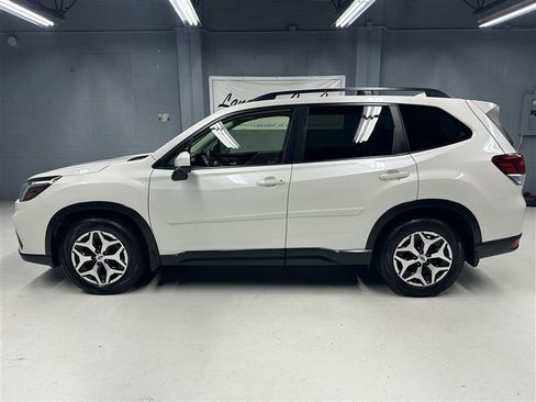 Used 2020 Subaru Forester Premium AWD/4WD image 5