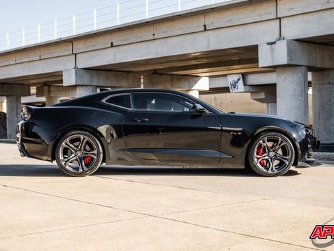 Used 2020 Chevrolet Camaro SS image 13