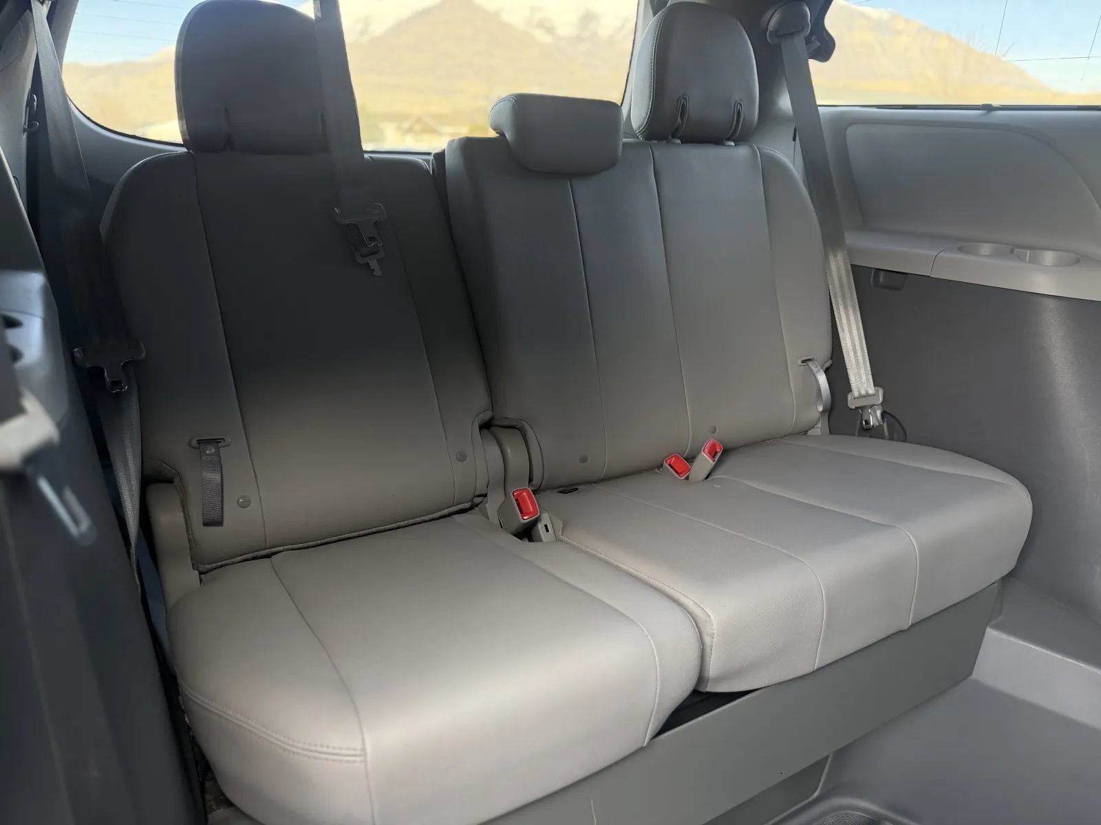 Used 2019 Toyota Sienna XLE FWD image 23