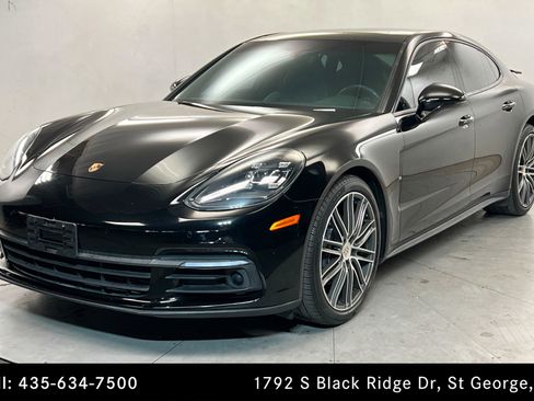 Used 2017 Porsche Panamera 4 AWD/4WD image 1