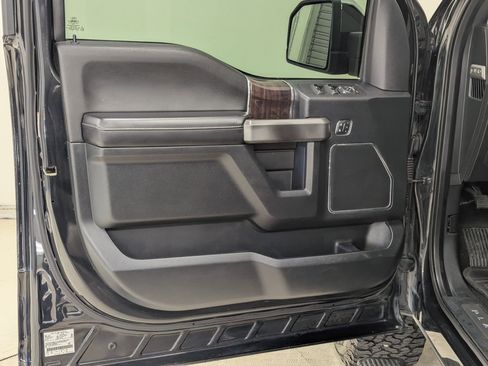 Used 2015 Ford F150 Platinum w/ Equipment Group 701A Luxury image 26